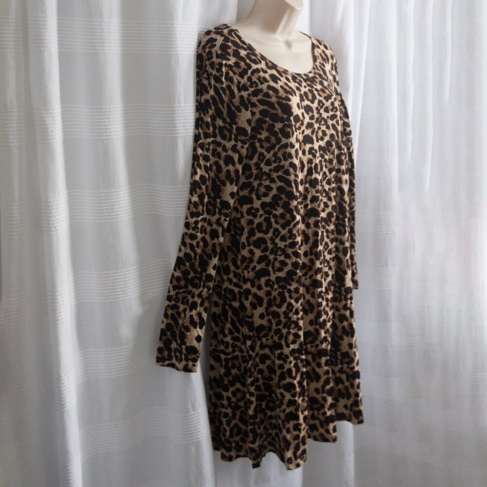 NWOT Animal Print Scoop Neck Longsleeve Swing Dress